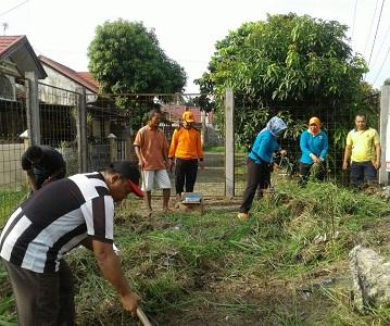 Gotong Royong Bangun Pos Bhabinkamtibmas, Polresta Pekanbaru Gandeng 3 Pilar